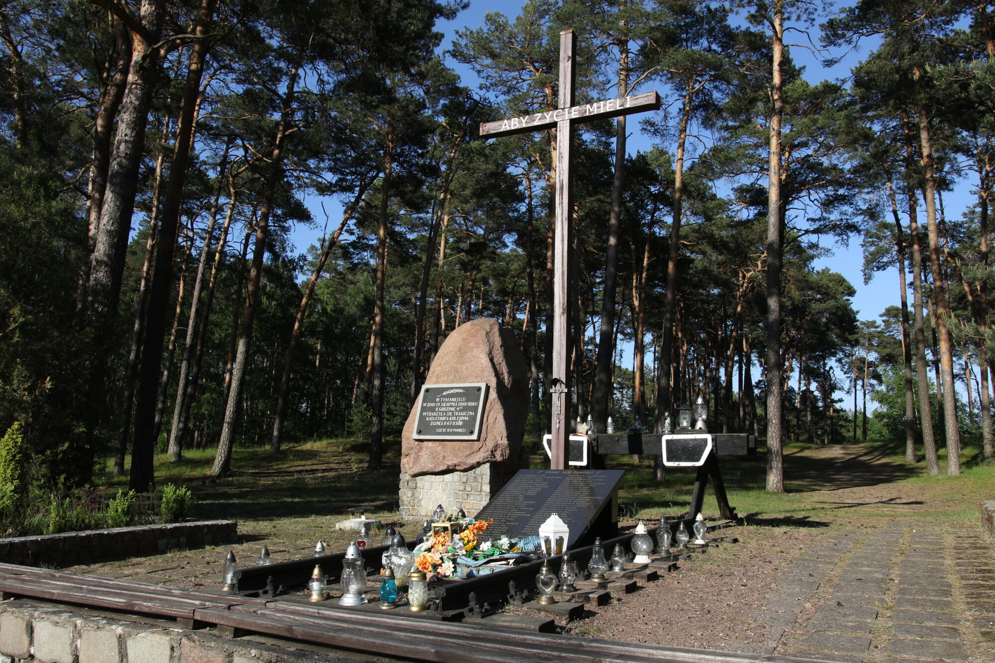 Zdjęcie pomnika upamiętniającego katastrofę w Otłoczynie, fot. KPCD