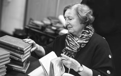 Zdjęcie przedstawiająca dr hab. Elżbietę Pilecką